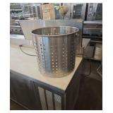 16x15-in strainer pot