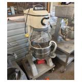 Doyon 30 quart mixer