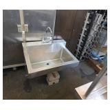 30x24-in sink wall hung