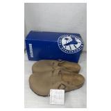 $150 size L8 M6  Birkenstock slippers