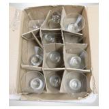Box of miscellaneous glassware