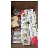 Box of miscellaneous glassware