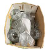 Box of miscellaneous glassware