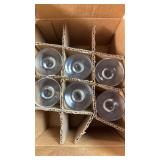 Box of miscellaneous glassware