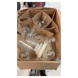 Box of miscellaneous glassware