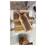 Handled cutting boards wooden