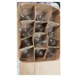 Box of miscellaneous glassware