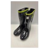 Boys boots size 3