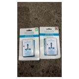 2 universal traveller adapter