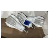 3 LED bulbs
