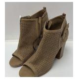 Womanï¿½s shoes size 10