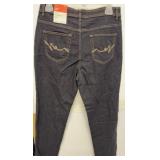 Womanï¿½s jeans straight cut size 10