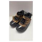 $15 girls size 6 shoes