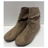 $20 ladies size 9 boots