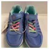 Girls shoes size 4