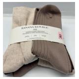 $13 Banana Republic womanï¿½s socks - SIZE 6-10
