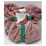 $22 womanï¿½s bath rob - SIZE XL