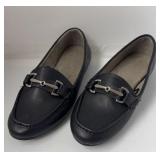 $30 Womanï¿½s slip on shoes size 8
