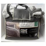 $90 3 piece faux fur comforter set - USED