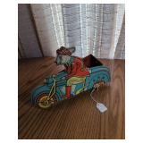 1930s Wyandotte Happy Easter Rabbit w/side car