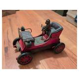 Vintage battery operated shaking car w/tin monkey driver