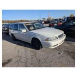 1999 VOLVO V70