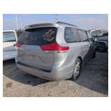 2014 TOYOTA SIENNA