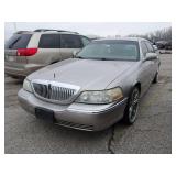 2003 LINCOLN TOWN CAR