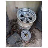 2 wheels and wheel hubs