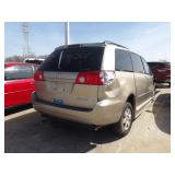 2010 TOYOTA SIENNA
