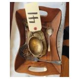 VINTAGE CREAMER /WOODEN TRAY (DAILY BREAD)