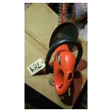 BLACK & DECKER HEDGE TRIMMER
