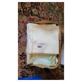 VINTAGE MINT GREEN LINEN DAMASK NAPKINS/TABLECLOTH
