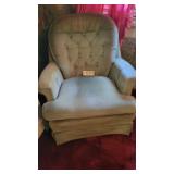 SWIVEL GREEN CHAIR