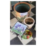 ASSORTMENT FLOWER POTS & STAND