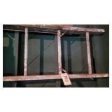 WOODEN EXTENSION LADDER