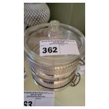 VINTGE PYREX CASSEROLE GLASS LID SILVERTONE CADDY
