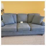 COUCH(SMITH BROS) JORDAN FURNITURE