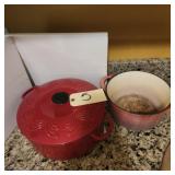 CAST IRON DUTCH OVEN W LID