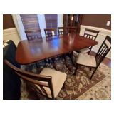 DININGROOM TABLE W 4 CHAIRS,2 EXTRA LEAFS,TABLE PD