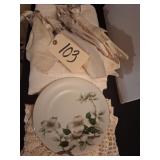 LINENS & LIVONIA FLORAL PLATE