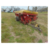 New Holland Model 308 Feeder