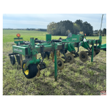 John Deere 2100B Minimum Till Ripper