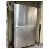 Hoshizaki Model# KM2500SRH3 with Remote Condensor on Roof **Buyer Responsible For Removal of Condensor on Roof**