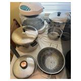 Kitchen Cookware and Countertop Oven