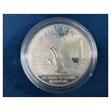 1994 Vietnam Veterans Memorial 1 oz 999 Silver Dol