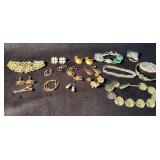 Fashion Jewelry and London-Themed Gilt Trinket Box