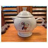 Looney Tunes ï¿½Seasons Greetingsï¿½ Ceramic Teapot Fe