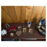 Miscellaneous Lot with Decorative Items and Collec