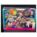 2008 Barbie ï¿½I Can Beï¿½ Space Campï¿½ Doll Set in Ori
